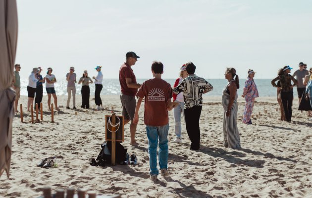 bedrijfsuitje teamuitje kijkduin holland groepsactiviteit strand